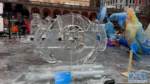中国冰雕彩灯艺术展亮相挪威